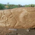 Hallada en México una gran piedra ritual zapoteca con el relieve de un cocodrilo