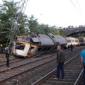Cuatro muertos y cuarenta y siete heridos al descarrilar un tren en O Porriño