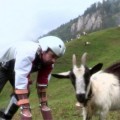Video del hombre-cabra ganador del Premio Ig Nobel de Biología