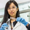 Una estudiante de doctorado descubre cómo matar súperbacterias sin utilizar antibióticos (eng)