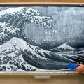 Profesor japonés convierte su pizarra en obras de arte