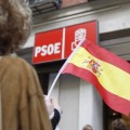 Guerra en el PSOE: un grupo de militantes reciben a los críticos a los gritos de "¡fascistas, traidores!"
