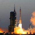 China lanza la nave espacial tripulada Shenzhou-11