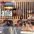 "Ninguna cena más con el capo", la UE veta a los restaurantes españoles la marca "Mafia" [IT]