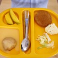 El 'catering' conquista las escuelas: "Ningún adulto comería 175 días de una bandeja"