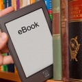 La UE fija el absurdo de que una biblioteca sólo pueda prestar un libro digital a una persona cada vez