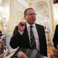 Detienen al ministro de economía ruso mientras recibía un soborno millonario