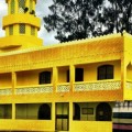 Por qué las iglesias y mezquitas de Kenia se están tiñendo de amarillo