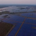 India muestra la mayor planta de energia solar del mundo (EN)
