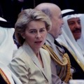 La ministra de Defensa alemana rechaza la "invitación" de llevar velo en un viaje oficial a Arabia Saudí