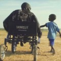 Esta silla de ruedas quiere cambiar la vida de los discapacitados de África