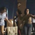 Las autoridades saudíes detienen a un grupo de jóvenes por ir a una fiesta mixta
