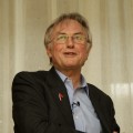 Richard Dawkins: “Me preocupa la tendencia siniestra hacia el populismo ignorante y fanático”