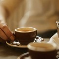 Dos universitarios en Reino Unido recibieron por error la dosis de cafeína de 300 cafés