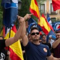 El neofascismo que reparte comida por toda España se alía para convertirse en un partido