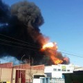 Desalojadas varias industrias tras un incendio y posterior explosión en una química de Valencia