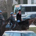 El secretario de Interior de EE UU acude montado a caballo a su primer día de trabajo