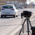 Multa de más de 600 € por fotografiar a policías instalando un radar