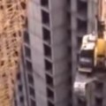 La arriesgada demolición de un rascacielos