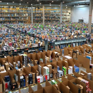 Amazon reafirma su alianza con Correos Express y limita crecimiento con Seur
