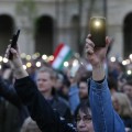 Masiva manifestación en Hungría contra el proyecto de ley que podría expulsar a la universidad de George Soros [ENG]