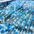 Gigante farmacéutico conspira para destruir medicinas contra el cáncer para subir su precio [ENG]