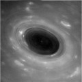 Primeras imágenes del vuelo rasante por Saturno de la nave Cassini