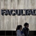 12.000 jóvenes siguen atrapados por los préstamos universitarios de Zapatero
