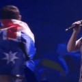Un espontáneo se cuela en Eurovisión y enseña el culo