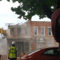 El momento exacto en el que un equipo de demolición se da cuenta que ha tirado abajo el edificio que no era