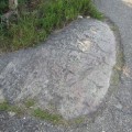 Un petróglifo único en Galicia lleva años asfaltado (gal)