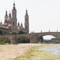 El Ebro guarda silencio al pasar por El Pilar porque va más seco que nunca en su historia