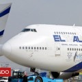 La mujer a la que cambiaron de asiento en un avión para evitar ofender a un judío ultraortodoxo y ganó un juicio