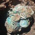 Hallan un tesoro romano con monedas de época imperial en las minas de Riotinto -