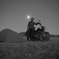 Walter Astrada, la vuelta al mundo con una cámara y una moto [entrevista]