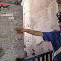 Una turista detenida por grabar su nombre en el Coliseo
