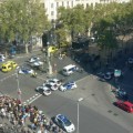 Varios muertos en el atropello masivo de una furgoneta en las Ramblas de Barcelona