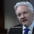 Assange: "Quienes financian a ISIS son los mismos que financiaron la Fundación Clinton"