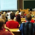 Investigadora finlandesa: “Si todo se basa en competencias, ¿cómo el alumno aprende a colaborar?”