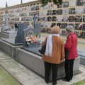 Detenidos cuatro trabajadores del cementerio de Oviedo por quedarse efectos personales de los fallecidos
