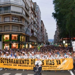 El diputado Teodoro García acusa a los manifestantes contra el “muro” de Murcia de “arruinar a empresas y familias”