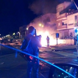 Murcia amanece sin muro tras una jornada de incidentes