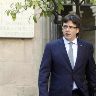 Puigdemont pide comparecer el martes en el Parlamento catalán "sobre la situación política"