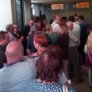 Miles de catalanes trasladan sus cuentas y su dinero a bancos de Aragón