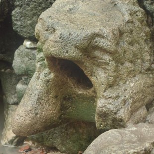 Una monumental fuente romana ‘duerme’ en un sótano a la espera de su restauración