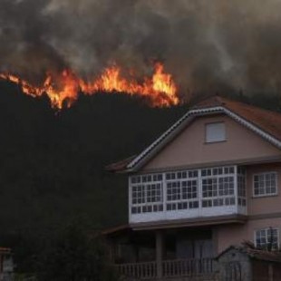 Galicia, asolada por el fuego tras arder más de 4.000 hectáreas