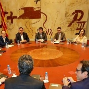 Un documento del Govern: la DUI no implicaría una Cataluña independiente