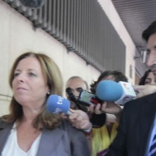 Mª Dolores Amorós, la exdirectiva de la CAM que se apuntó al paro tras fijarse una pensión vitalicia de 370.000 euros an