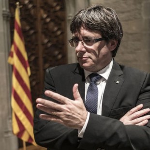 Puigdemont dice a Rajoy que "si persiste en impedir el diálogo" el Parlament declarará la independencia (CAT)