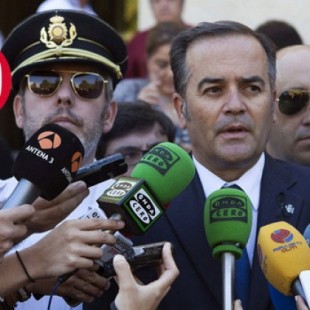 El delegado del gobierno pide aplicar el 155 a Castilla‑La Mancha y Page exige su cese